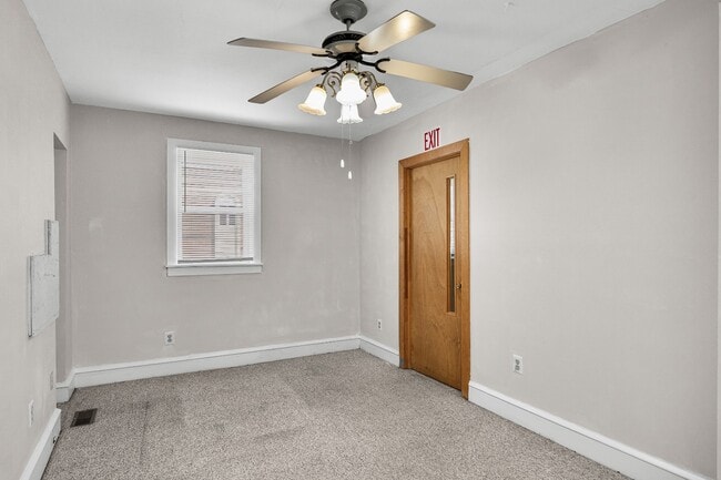 Building Photo - 688 N Broad St