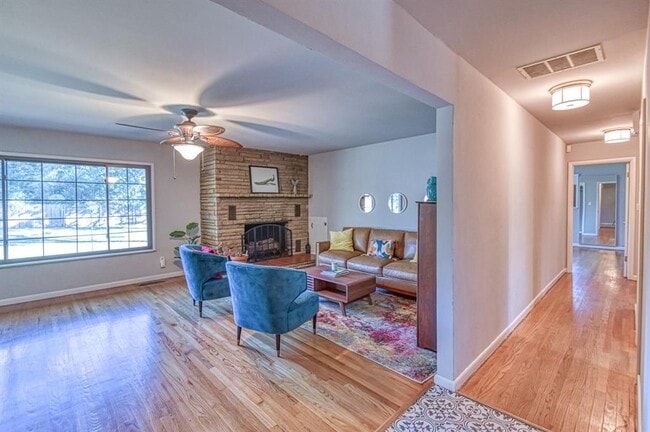 Building Photo - 1221 Cruce St