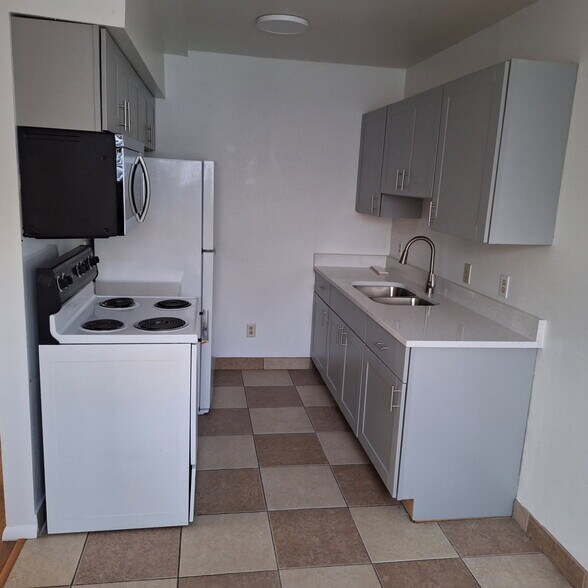 Building Photo - 1073 N 185 W