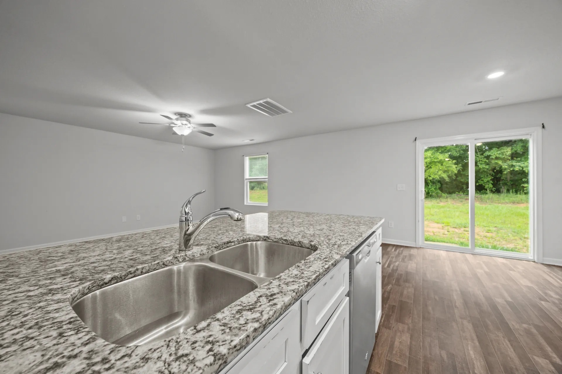 Building Photo - Room in House on Hazelburn Dr