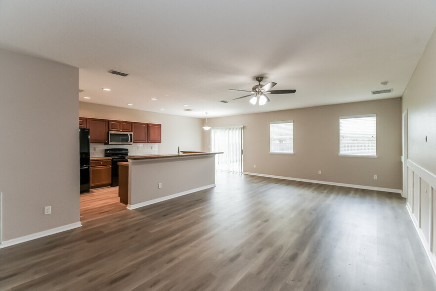 Building Photo - 5120 Magnolia Valley Dr