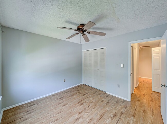 Building Photo - 96 Versailles Ct