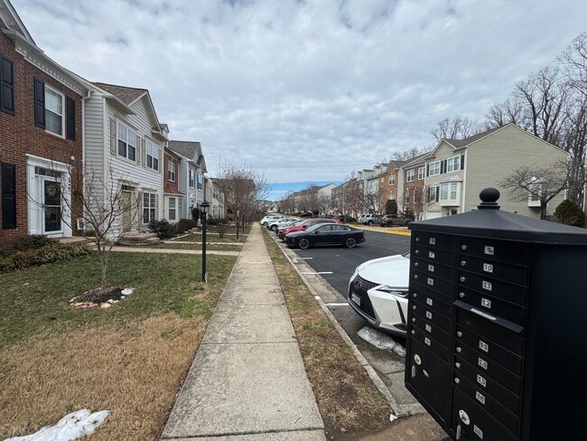 Building Photo - 5448 Summer Leaf Ln