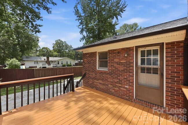 Building Photo - 6299 Spring Ct Ln