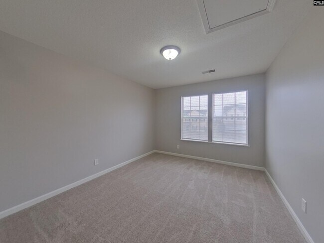 Building Photo - 415 Fox Trot Dr