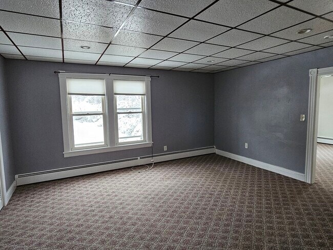 Building Photo - 248 Sutton St