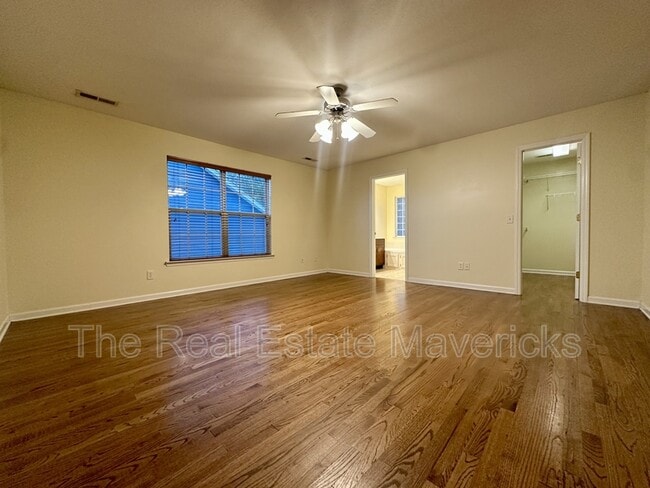 Building Photo - 1720 Hawk Run Ln