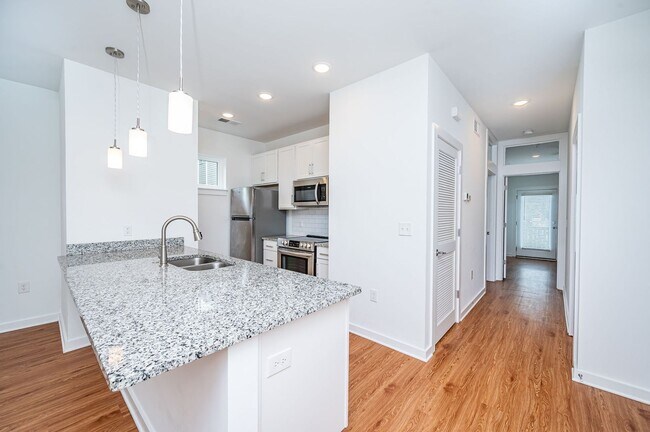 Building Photo - Modern 2 Bedroom Apartment In Manchester D...