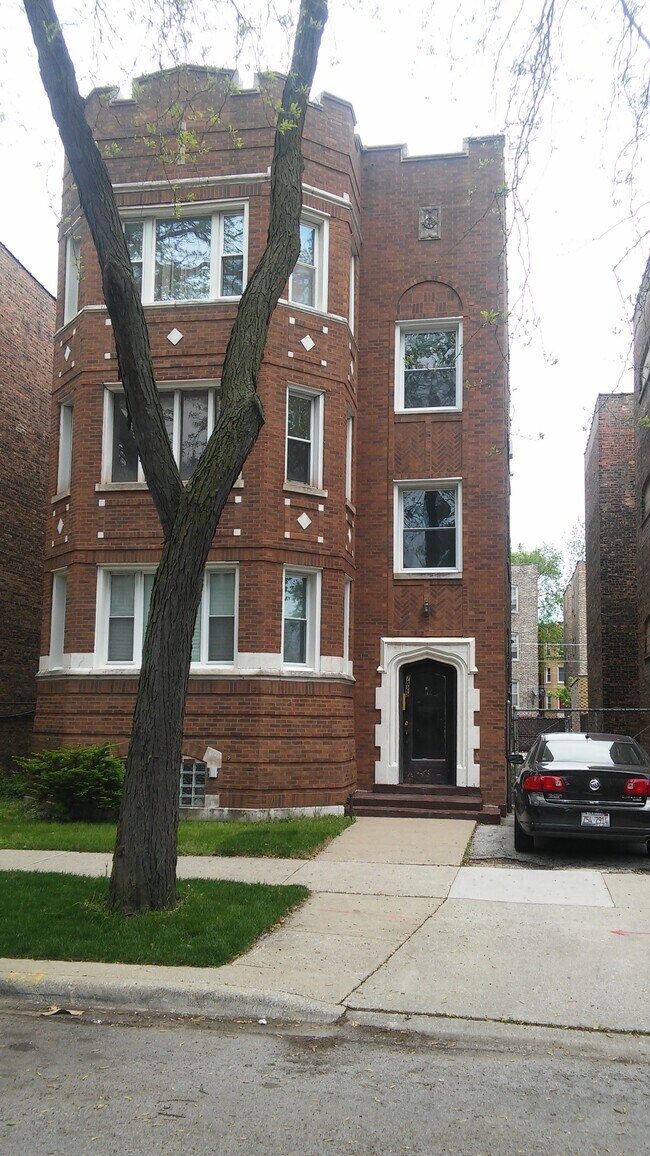Primary Photo - 7825 S Phillips Ave
