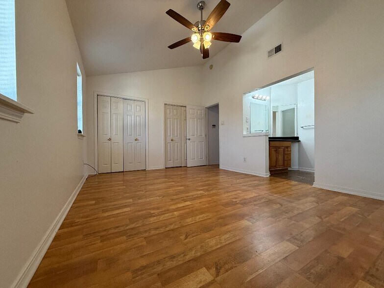 Building Photo - 6598 Coveview Ct