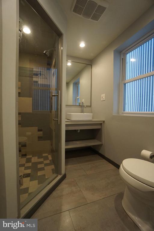 Building Photo - 1707 N Howard St