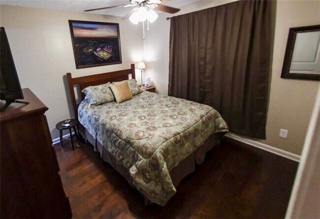 Building Photo - Super Cute One Level Home in Shelton Park