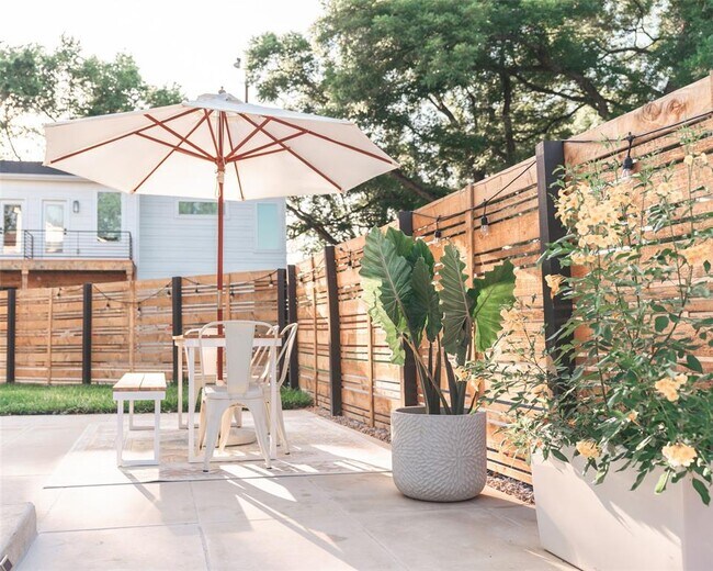 Building Photo - 1106 Walton Ln