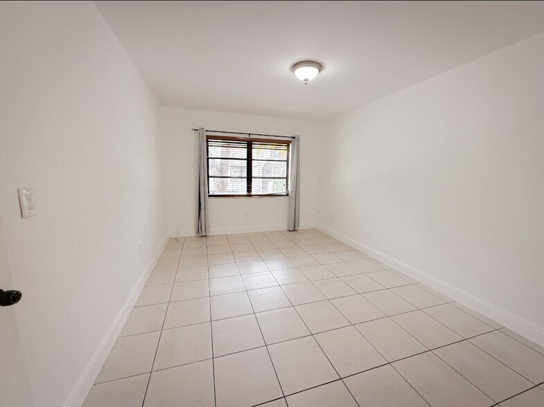 Building Photo - 7917 SW 104th St