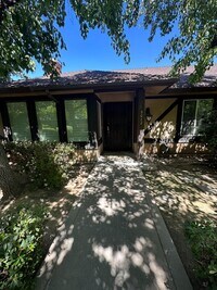 Building Photo - 5072 N Forkner Ave