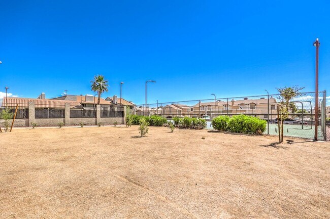 Building Photo - Charming Condo for Rent