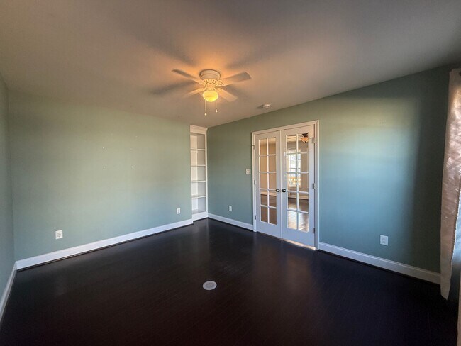 Building Photo - Amazing home with custom touches and in-ground pool