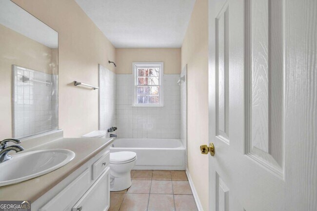 Building Photo - 1600 Dillwood Ct