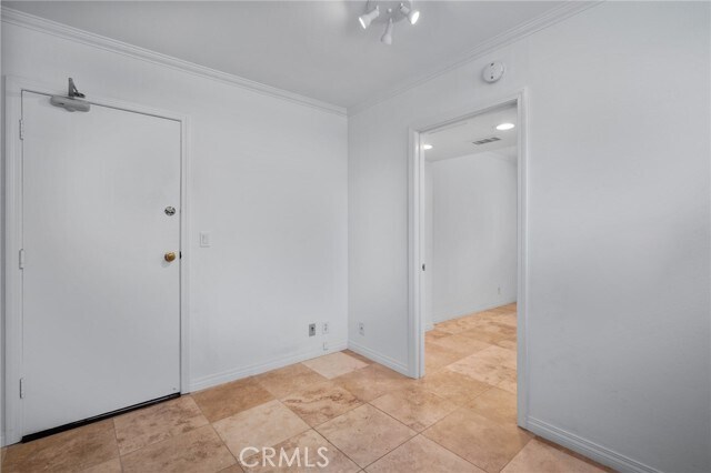 Building Photo - 28100 Ridgefern Ct