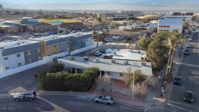 Building Photo - 342 S Water St