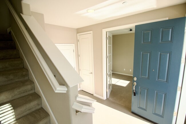 Building Photo - 656 Sea Anchor Dr