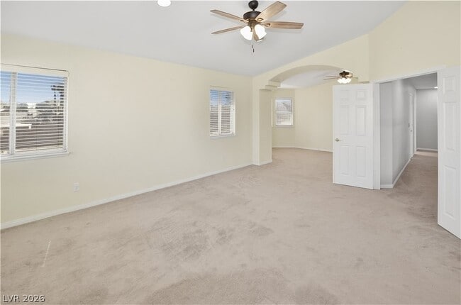 Building Photo - 747 Canyon Crest Dr