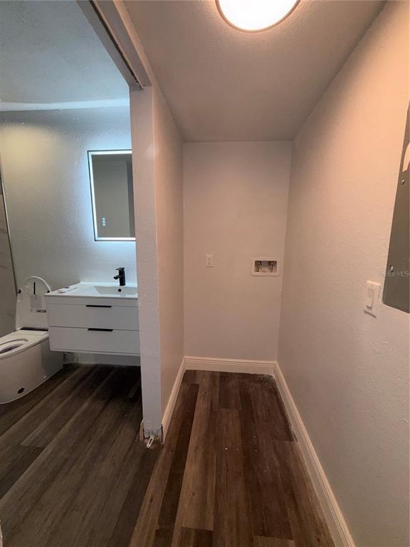 Building Photo - 9481 Highland Oak Dr