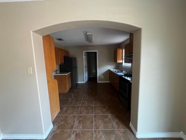 Building Photo - 2630 Comal Loop