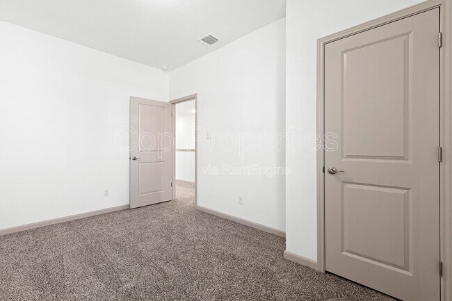 Building Photo - 7523 Gramercy Wy