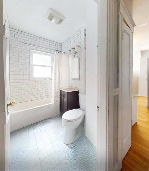 Building Photo - 47 Lasell St