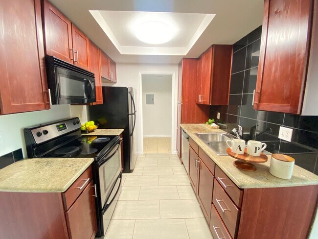 Primary Photo - Beautiful Two Bedroom Two Bathroom Condo W/ Balcony & In Unit Laundry!