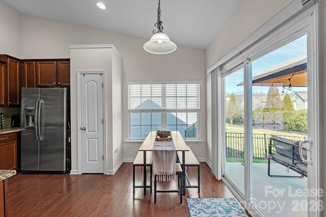 Building Photo - 5826 Castlecove Rd