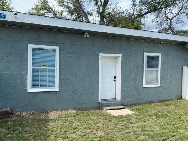Building Photo - 5415 Buena Vista St