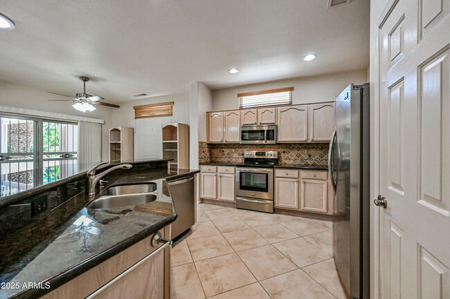 Building Photo - 16436 W Arroyo Vista Ln