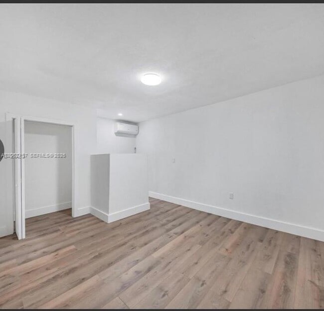 Building Photo - 6915 NW 4th Ct