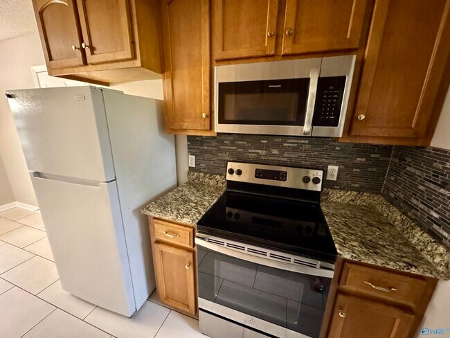 Building Photo - 103 Balsam Poplar Way