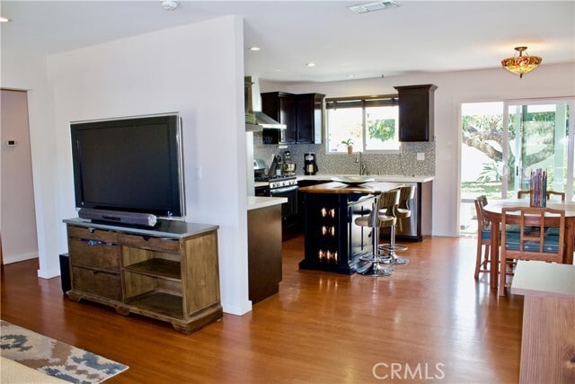 Building Photo - 8727 Glider Ave