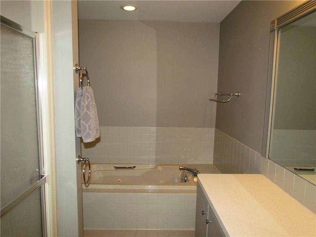 master bath - 16 Montreal Pl