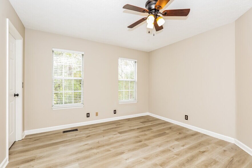 Building Photo - 5340 Village Way