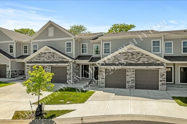 Primary Photo - Brand New Townhome 3 Bed 2.5 Bath in Olath...