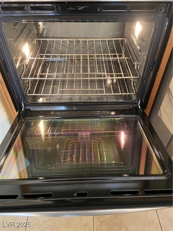 Building Photo - 8133 Chestnut Hollow Ave