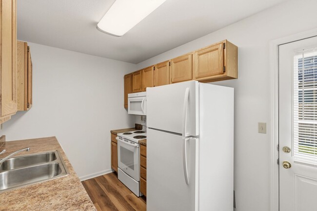 Building Photo - 2412-2414 Calder Ct.