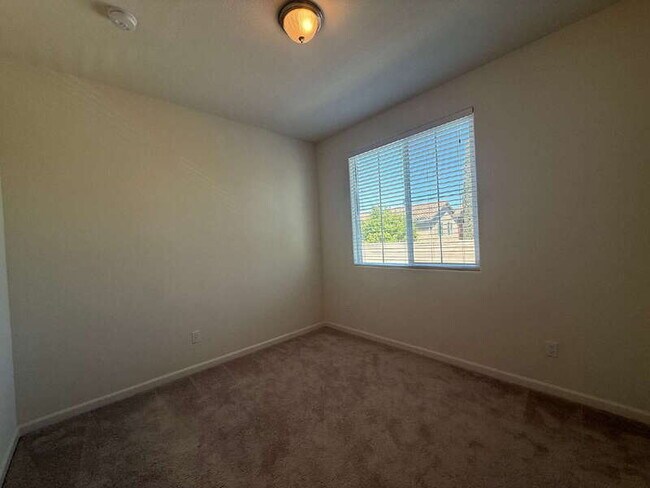 Building Photo - 3654 el Dala Ln