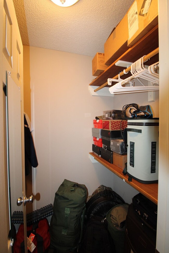 Building Photo - 1835 Lirope Way