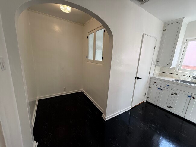 Building Photo - 8714 Rangely Ave