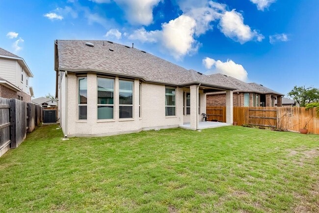 Building Photo - 833 Whitetail Dr