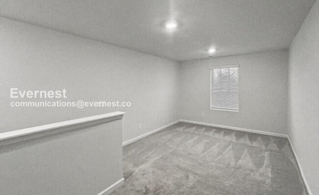 Building Photo - 3 Bed/2.5 Bath Townhome with Garage / Pet-Friendly / Available Now!