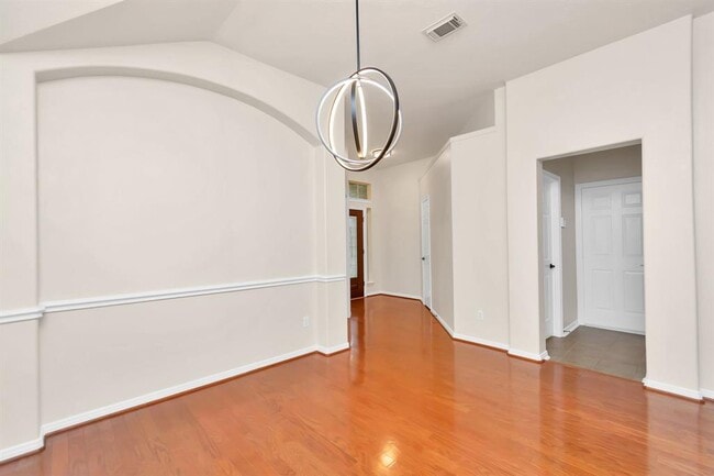 Building Photo - 16510 Bluff Springs Dr