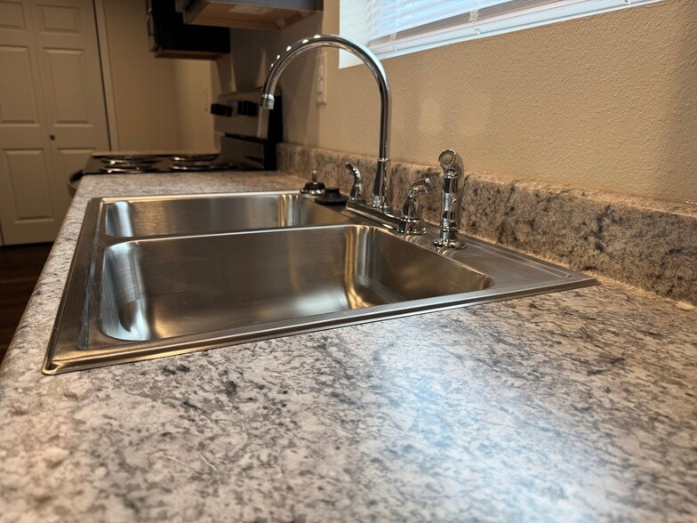 Building Photo - 1845 N Colgate Ave