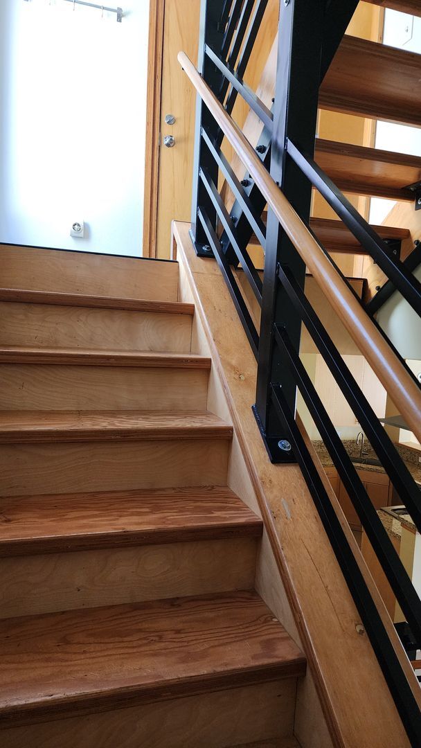 Building Photo - Corner Townhouse in Downtown Tacoma with A...